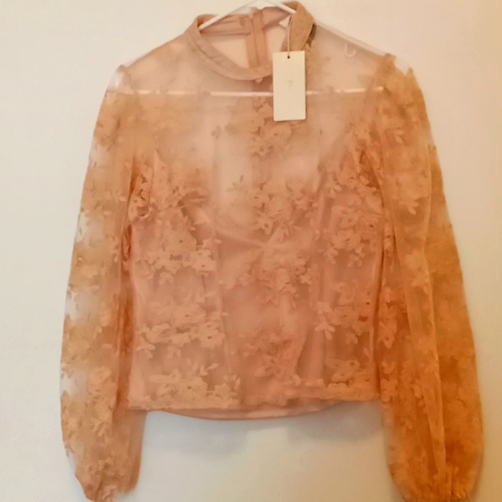 New Pretty in Peach Lace Styled Top